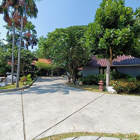 Inrawadee Resort Jomtien Beach Exteriör bild