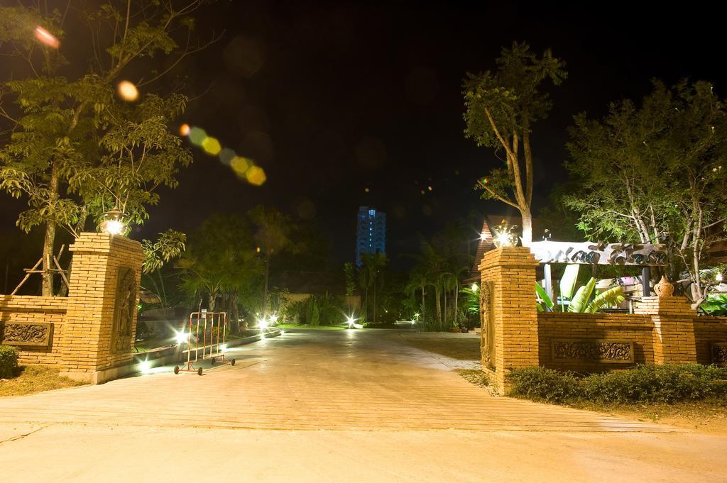 Inrawadee Resort Jomtien Beach Exteriör bild